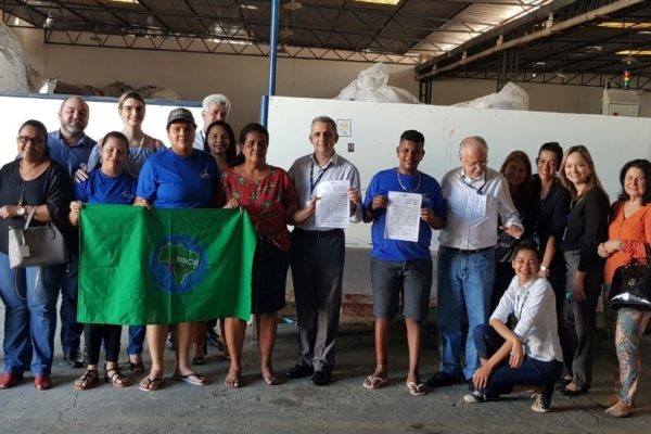 Sebrae-ES e Associação de Catadores firmam parceria para a coleta seletiva direta de materiais recicláveis na Instituição