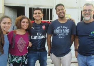 Associação de catadores recebe visita de organizações sociais