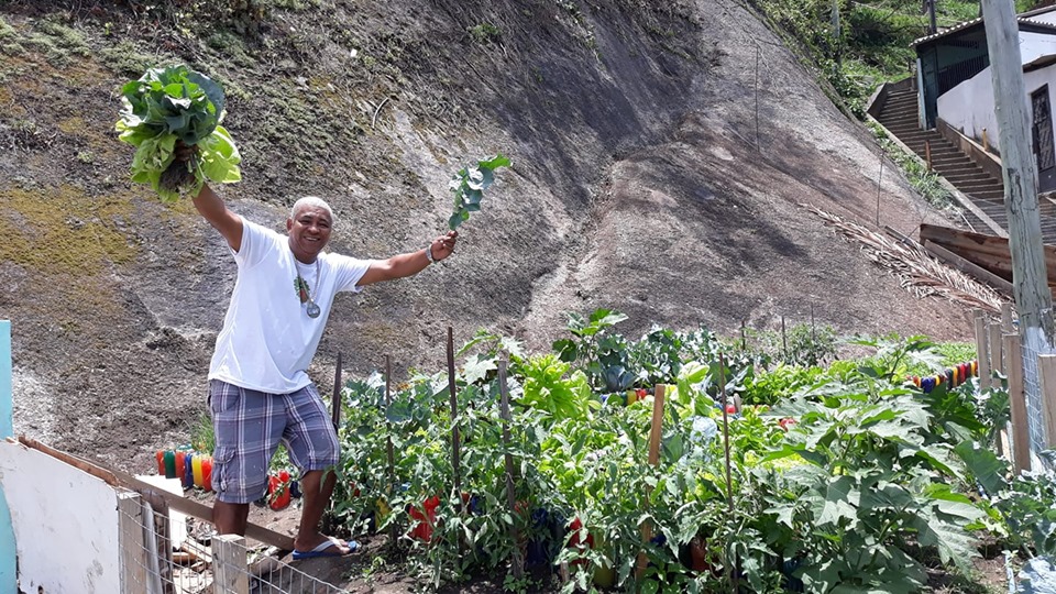 Comunidade de Jaburu inaugura praça construída em mutirão